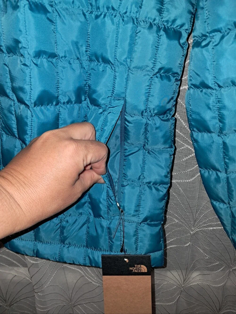 NWT The North Face brand Mens size large thermal insulation jacket